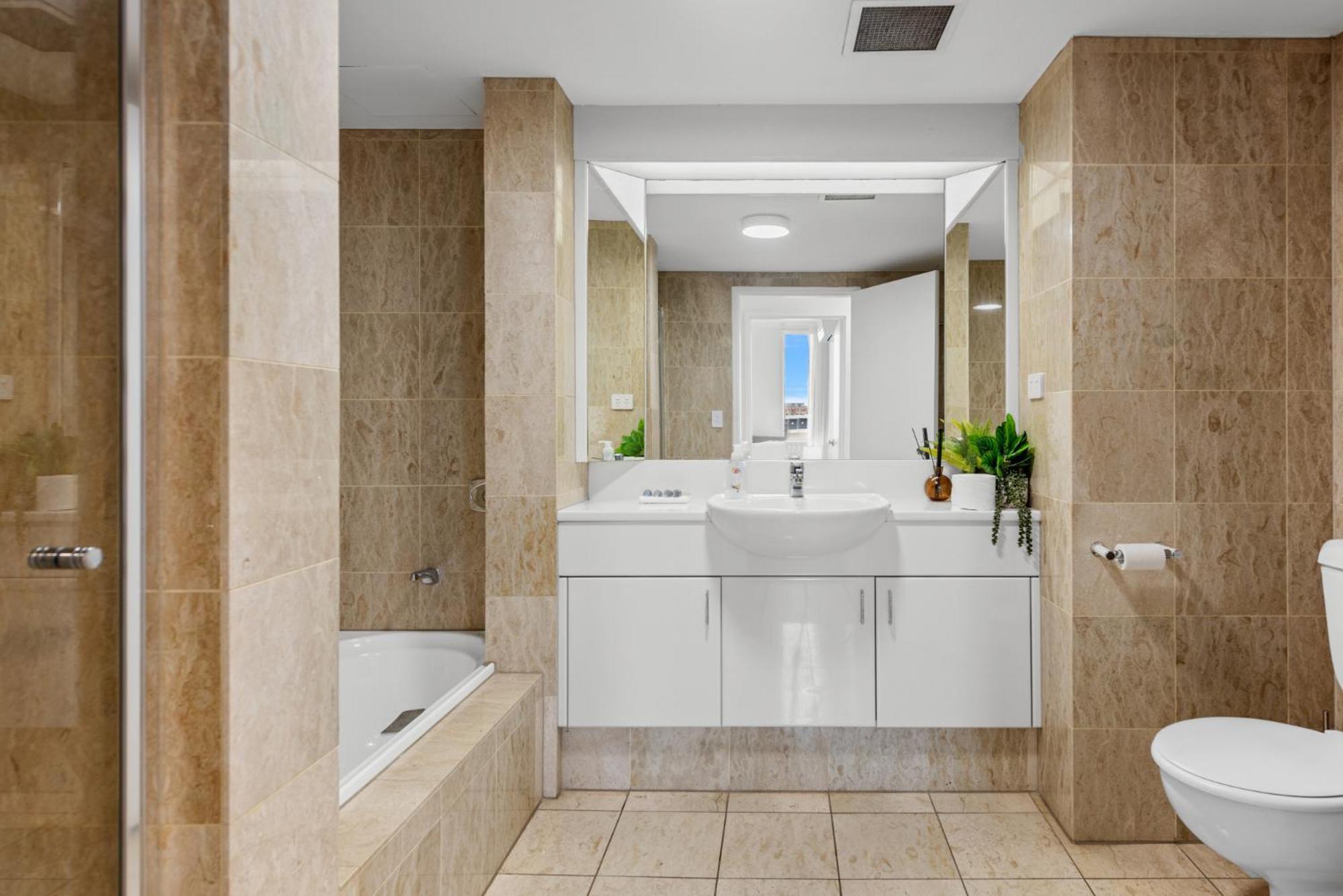 ブリスベンLavish 3-Bed With Wraparound Balcony And Poolアパートメント エクステリア 写真