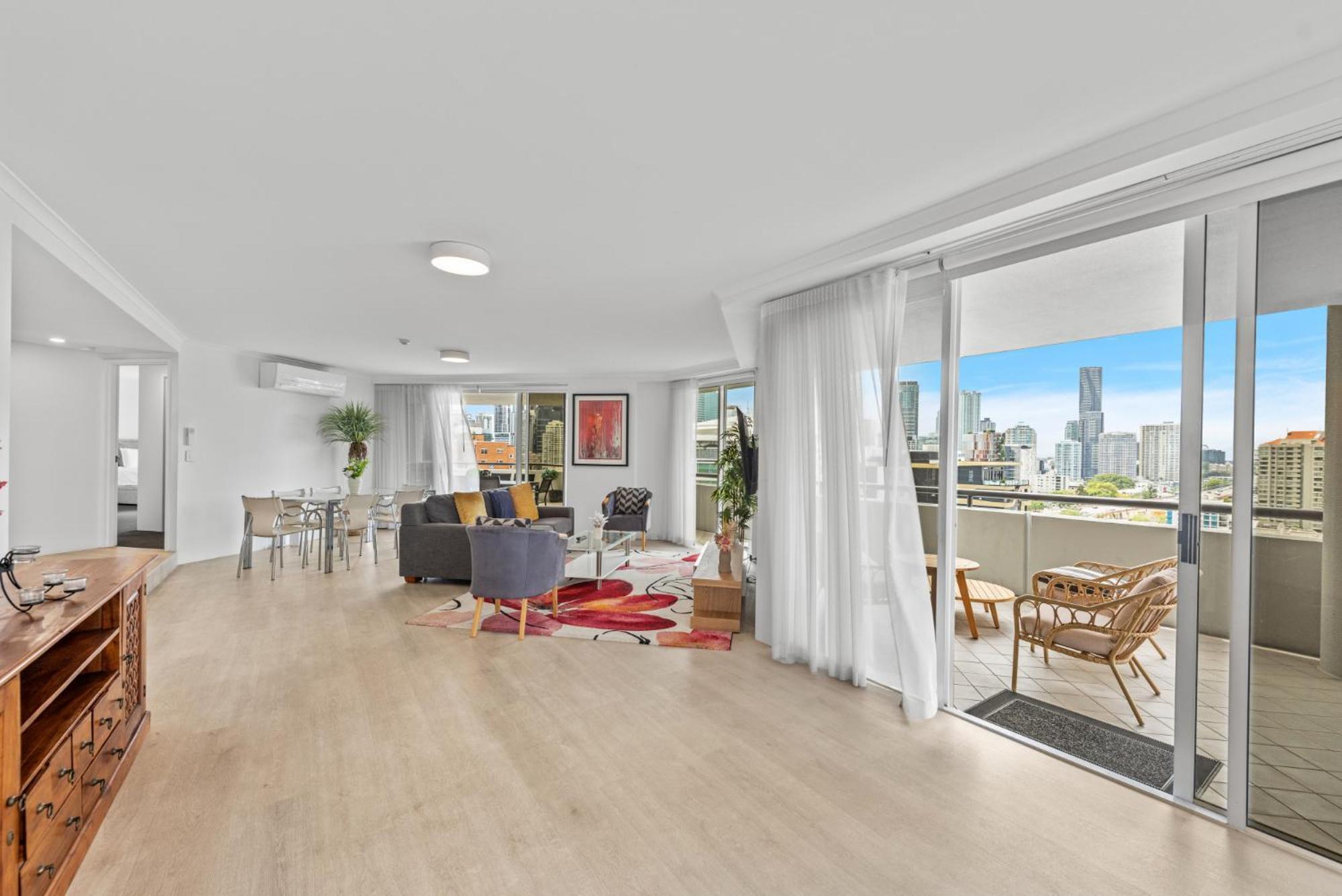 ブリスベンLavish 3-Bed With Wraparound Balcony And Poolアパートメント エクステリア 写真