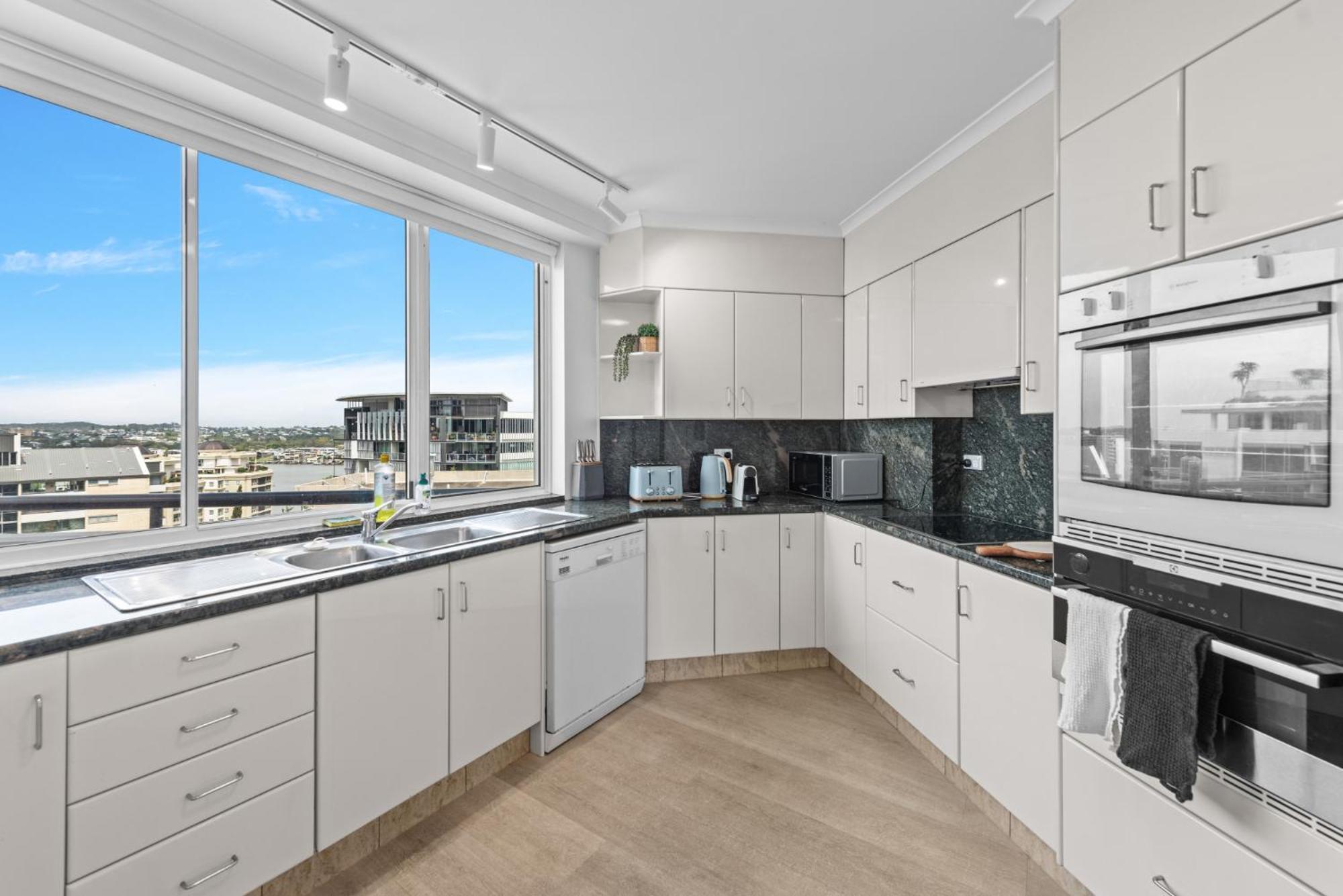 ブリスベンLavish 3-Bed With Wraparound Balcony And Poolアパートメント エクステリア 写真